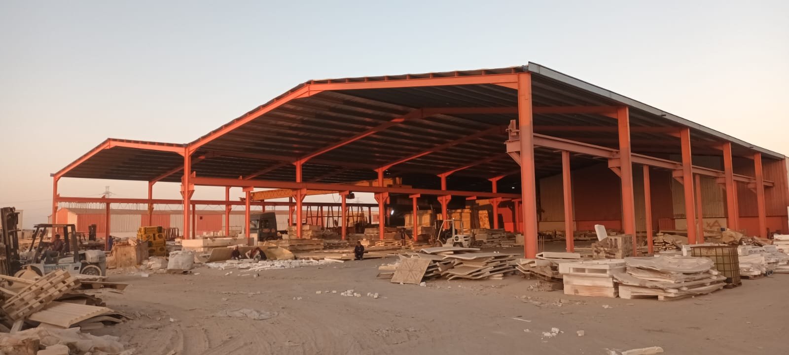 مقاول هناجر ملاحق في الرياض